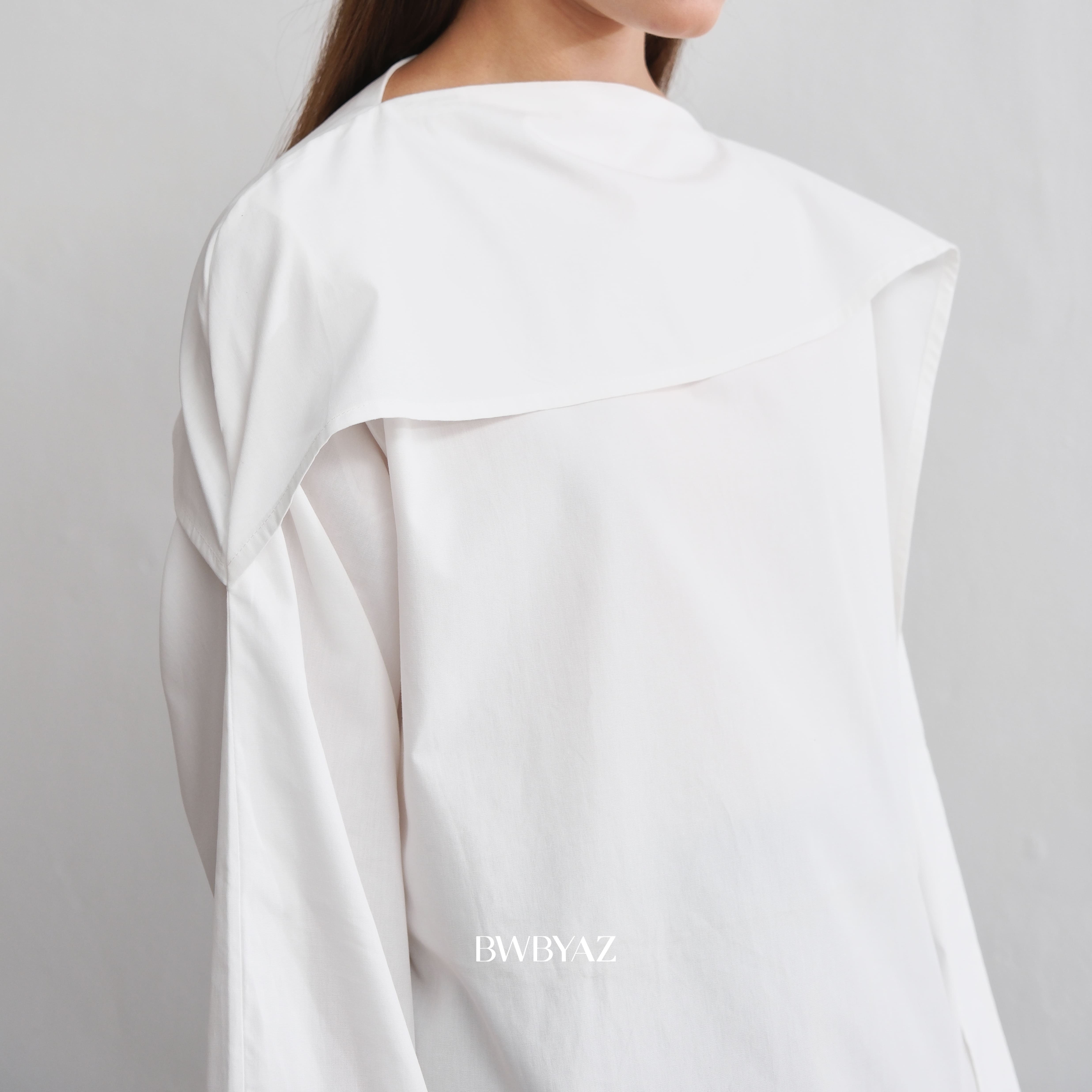 BWBYAZ - Hannan Shawl Top (READY STOCK)