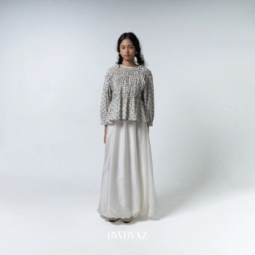 Image of BWBYAZ - PUSPA CITA RAYA - Nona Nayaka Shirred Blouse