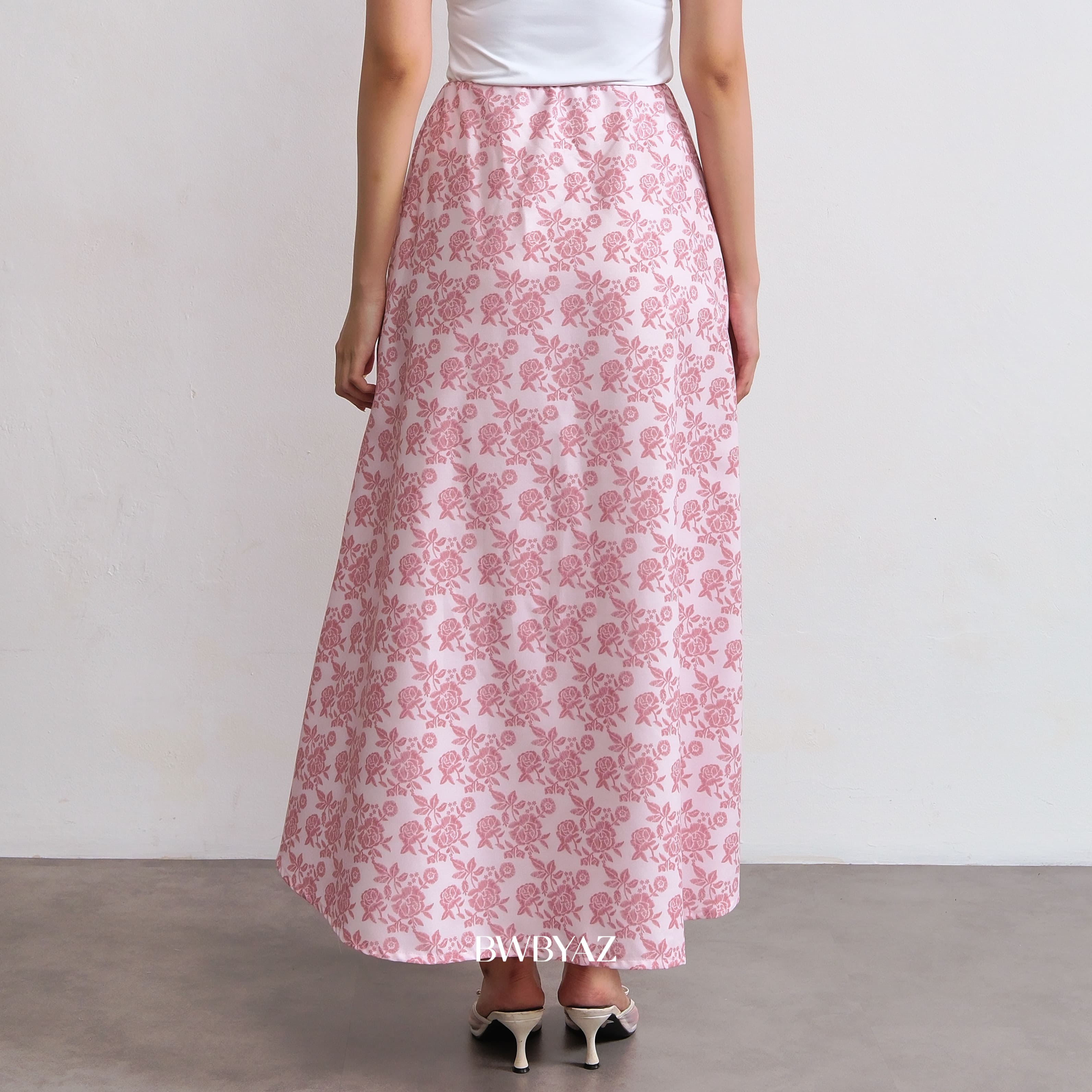 BWBYAZ STAPLE EASE - Isla Flower Skirt.