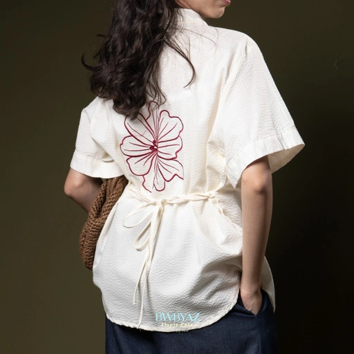 Image of BWBYAZ STAPLE EASE - Brielle Blooming Shirt Shortsleeve
