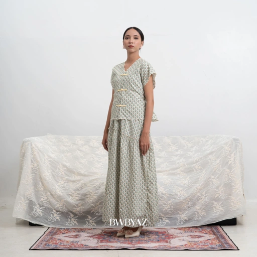 Image of BWBYAZ RONA JELITA JMFW COLLECTION - Zafrina Tie Vest