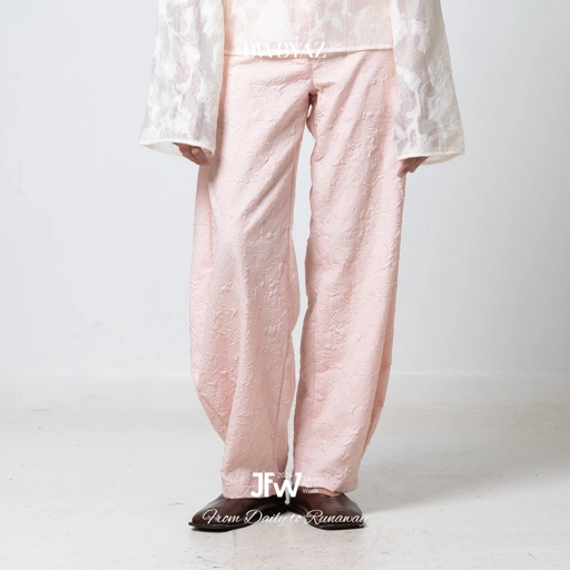 Image of BWBYAZ JFW COLLECTION - Leyana Barrel Pants (READY STOCK)