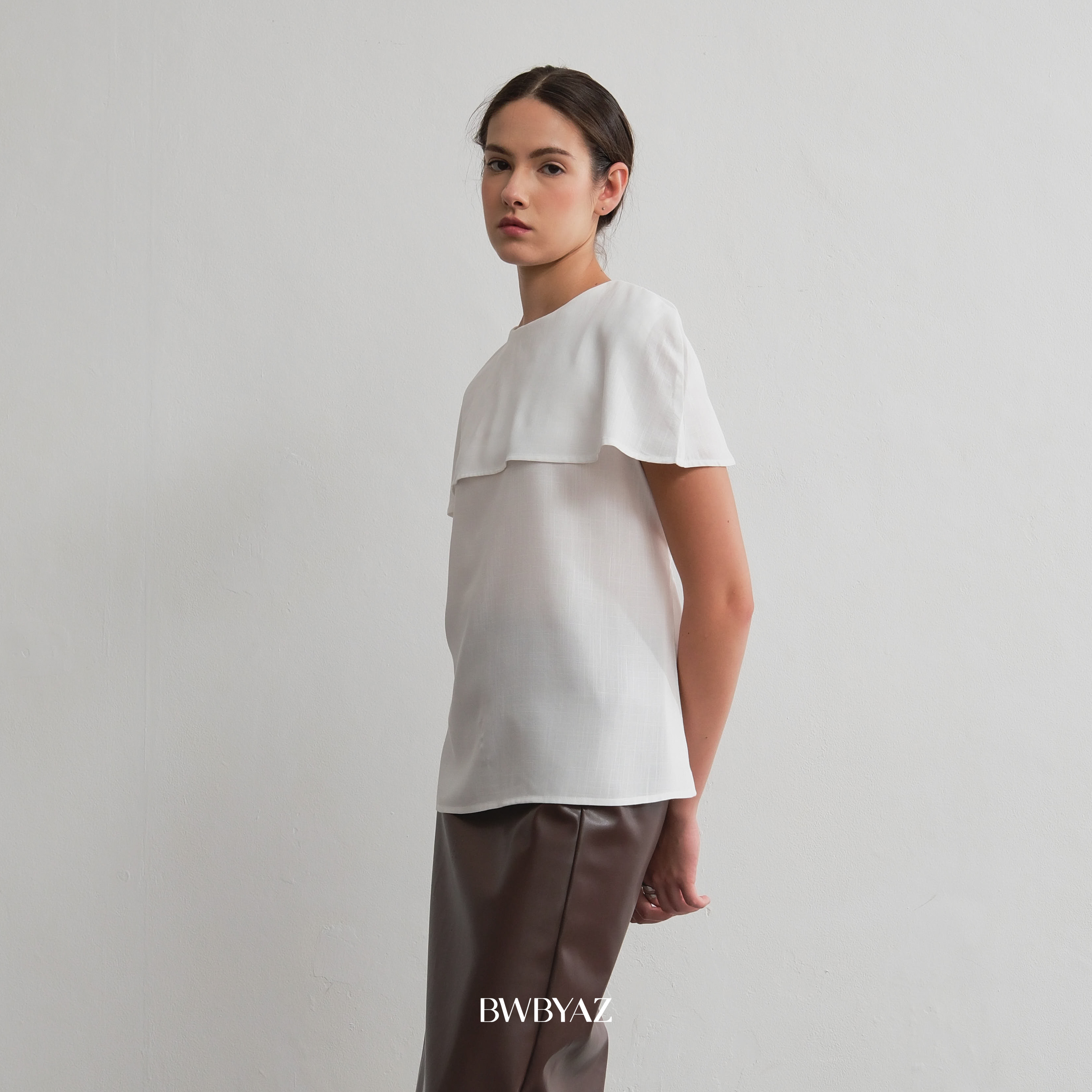 BWBYAZ - Emma Off Shoulder Top (READY STOCK)