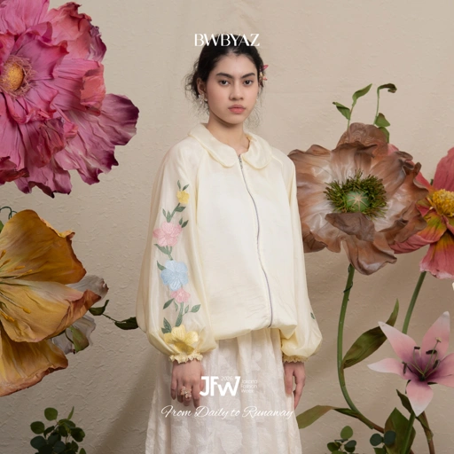 Image of BWBYAZ JFW COLLECTION -  Selene Embroidery Puffy Jacket (READY STOCK)