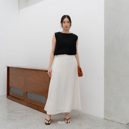 Image of BWBYAZ - Magnolia Flowy Silk Skirt