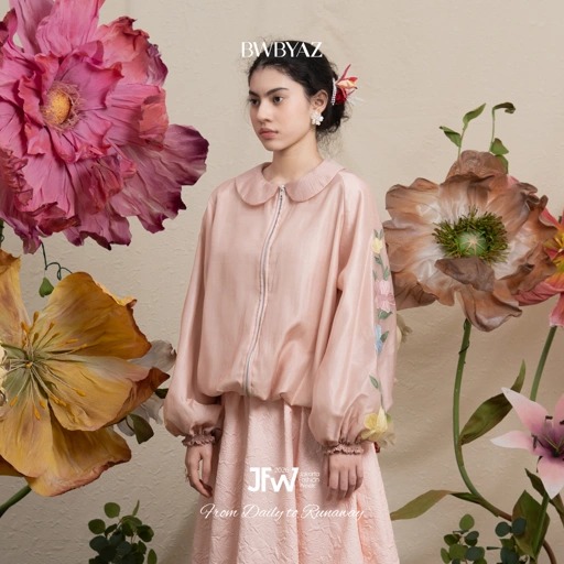 Image of BWBYAZ JFW COLLECTION -  Selene Embroidery Puffy Jacket