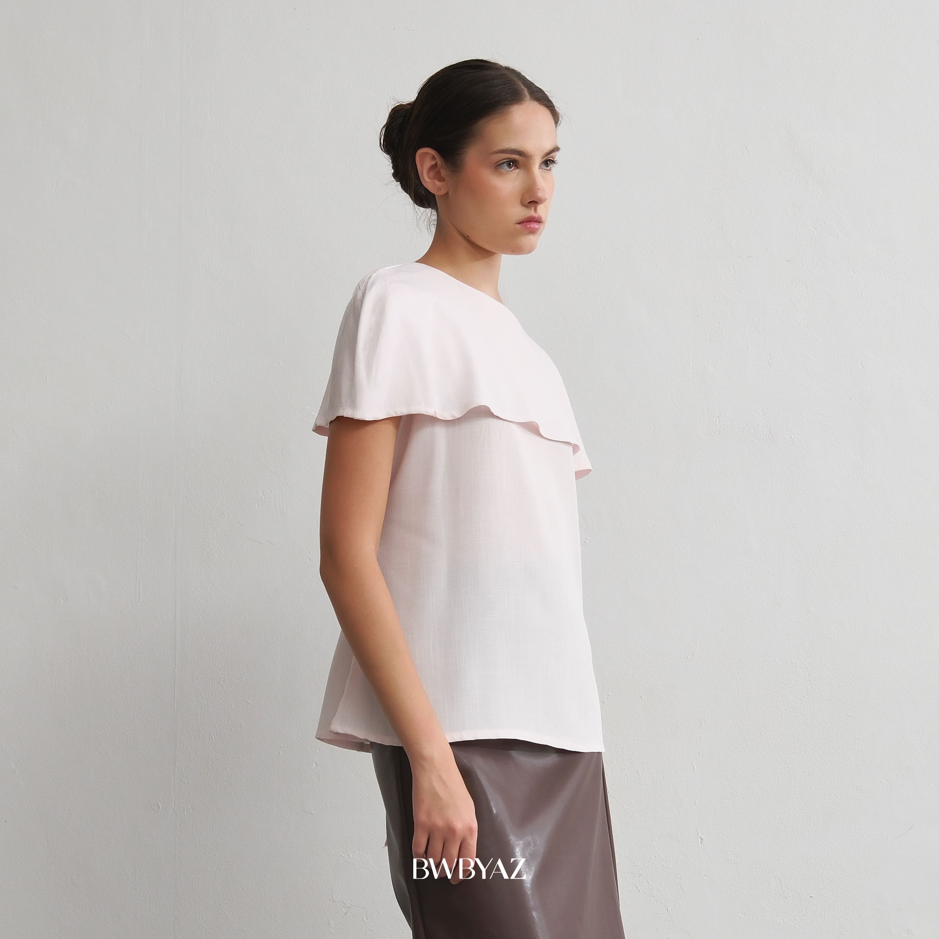 BWBYAZ - Emma Off Shoulder Top (READY STOCK)