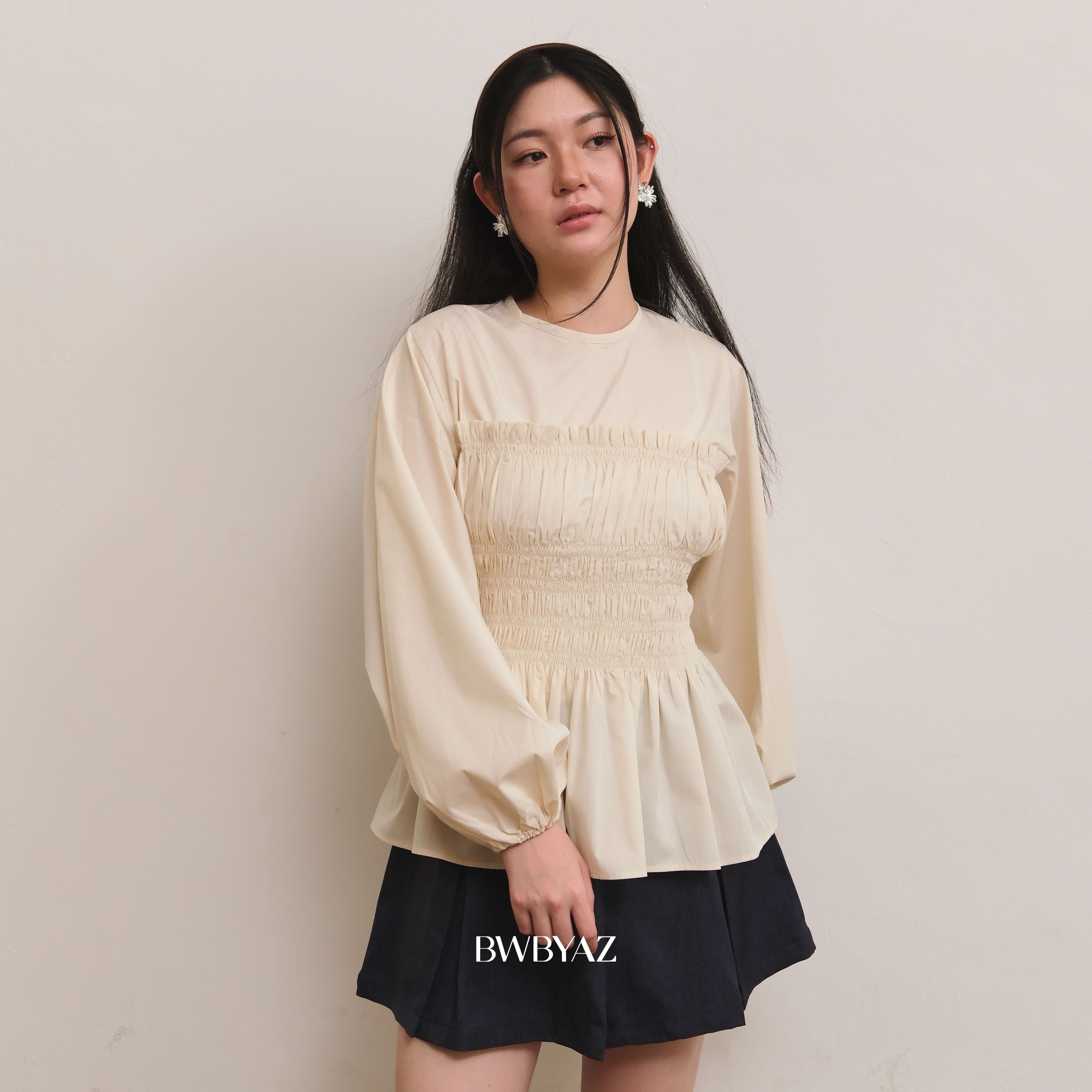 BWBYAZ - Rissa Shirred Top (READY STOCK)