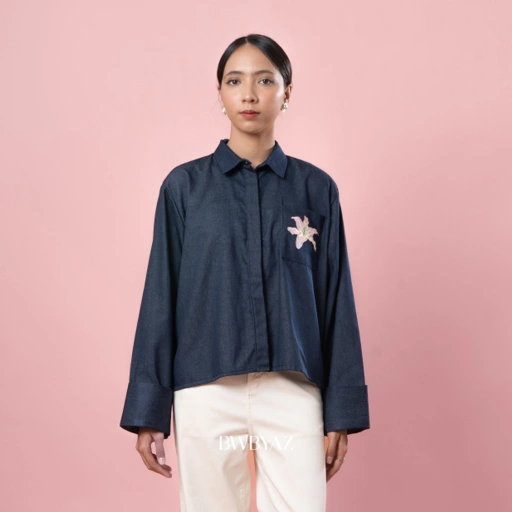 Image of BWBYAZ STAPLE EASE - KAIA BLOOMING SHIRT