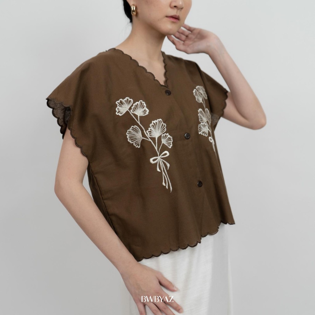 BWBYAZ - Ayudia Embroidery Vest (READY STOCK)
