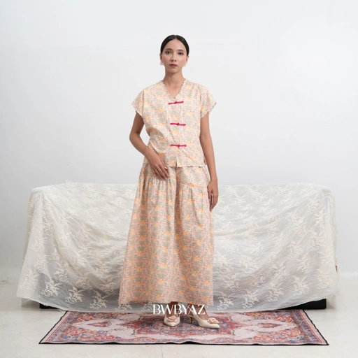 Image of BWBYAZ RONA JELITA JMFW COLLECTION - Ayuna Asymmetrical Skirt