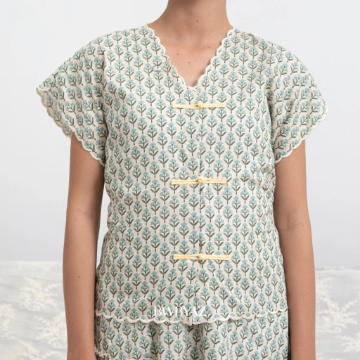 Image of BWBYAZ RONA JELITA JMFW COLLECTION - ZAFRINA TIE VEST