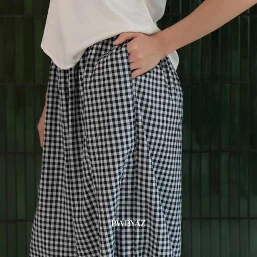 BWBYAZ - Hailey Ruffle Pants (READY STOCK)