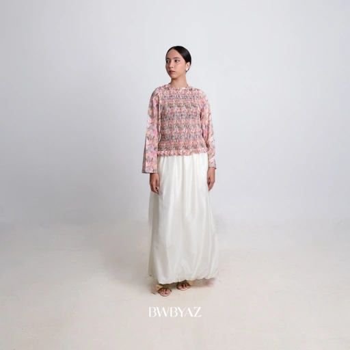 Image of BWBYAZ - PUSPA CITA RAYA - Nona Laratih Shirred Blouse