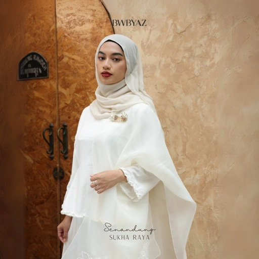 Image of BWBYAZ - SENANDUNG SUKHA RAYA - ZALINA KURONG RUFFLE TOP [READY STOCK]