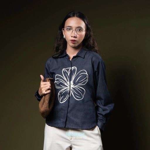 Image of BWBYAZ STAPLE EASE - Sasmita Blooming Shirt