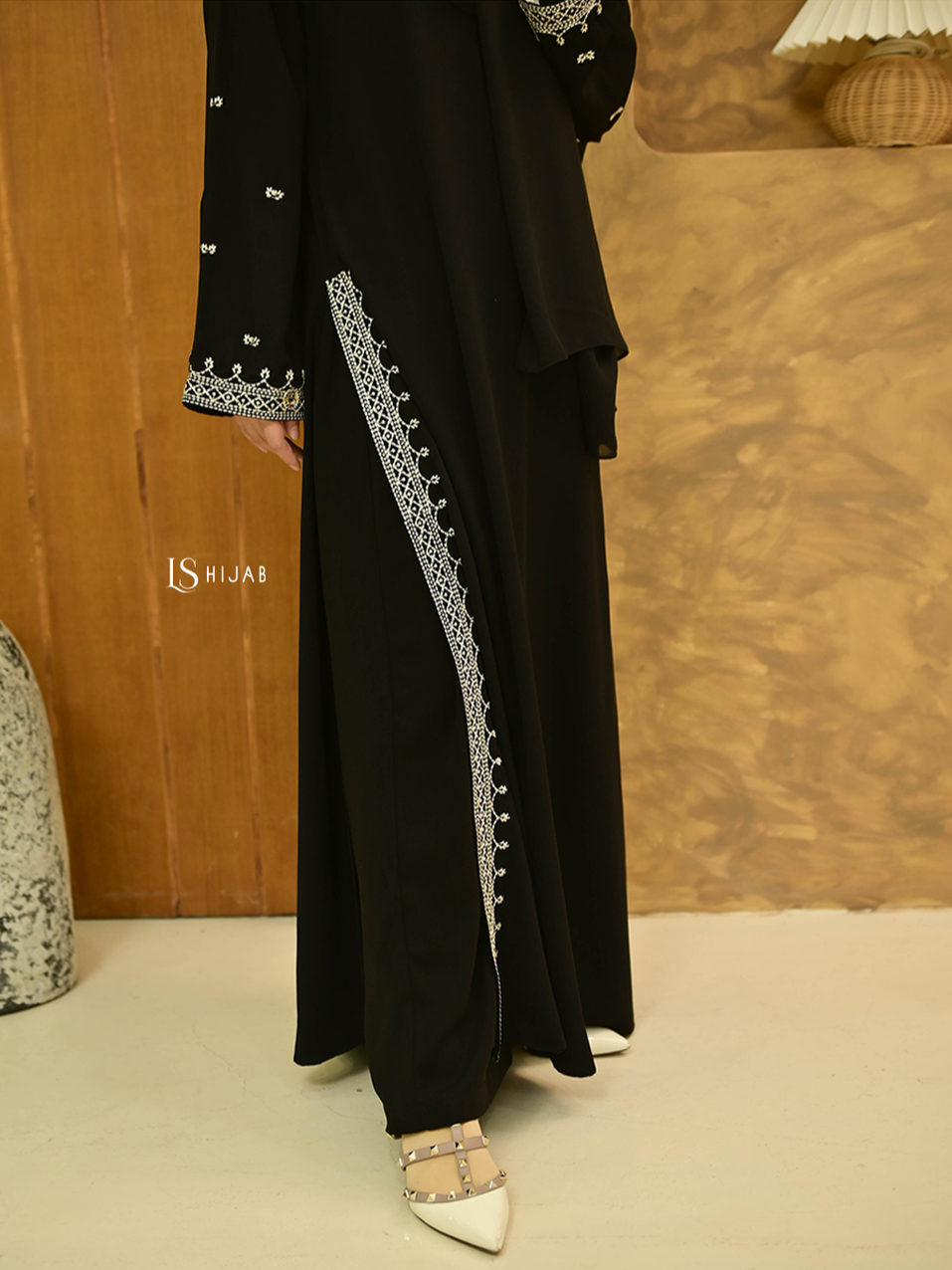 LS Hijab - Nayla Abaya One Set Kulot Kekinian Dengan Bahan Jetblack Black Gold Premium