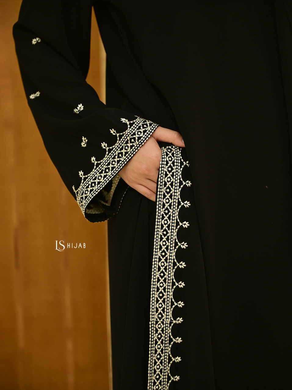 LS Hijab - Nayla Abaya One Set Kulot Kekinian Dengan Bahan Jetblack Black Gold Premium