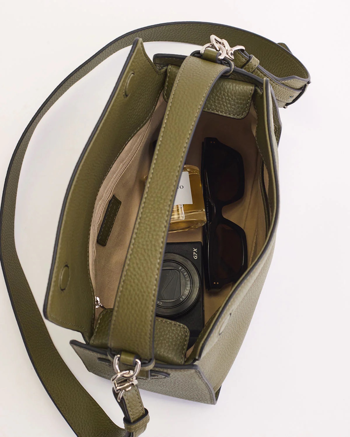 Jastip The Horse Clementine Bag