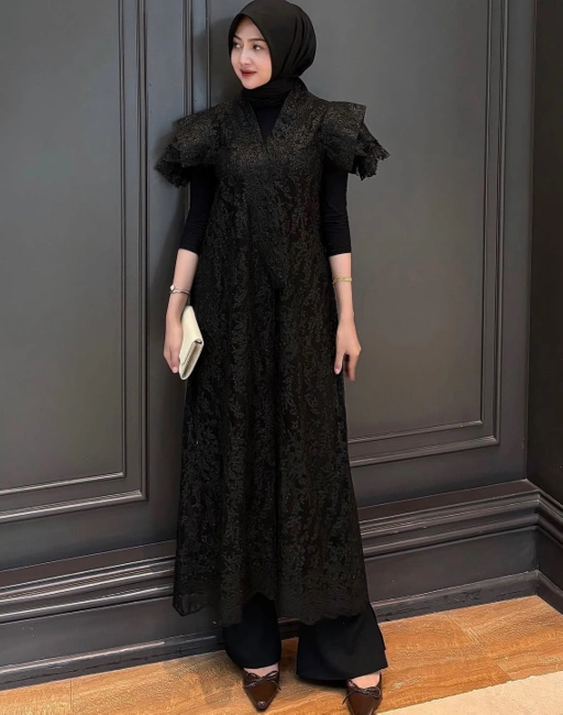Image of GAURI OUTER + OBY BELT