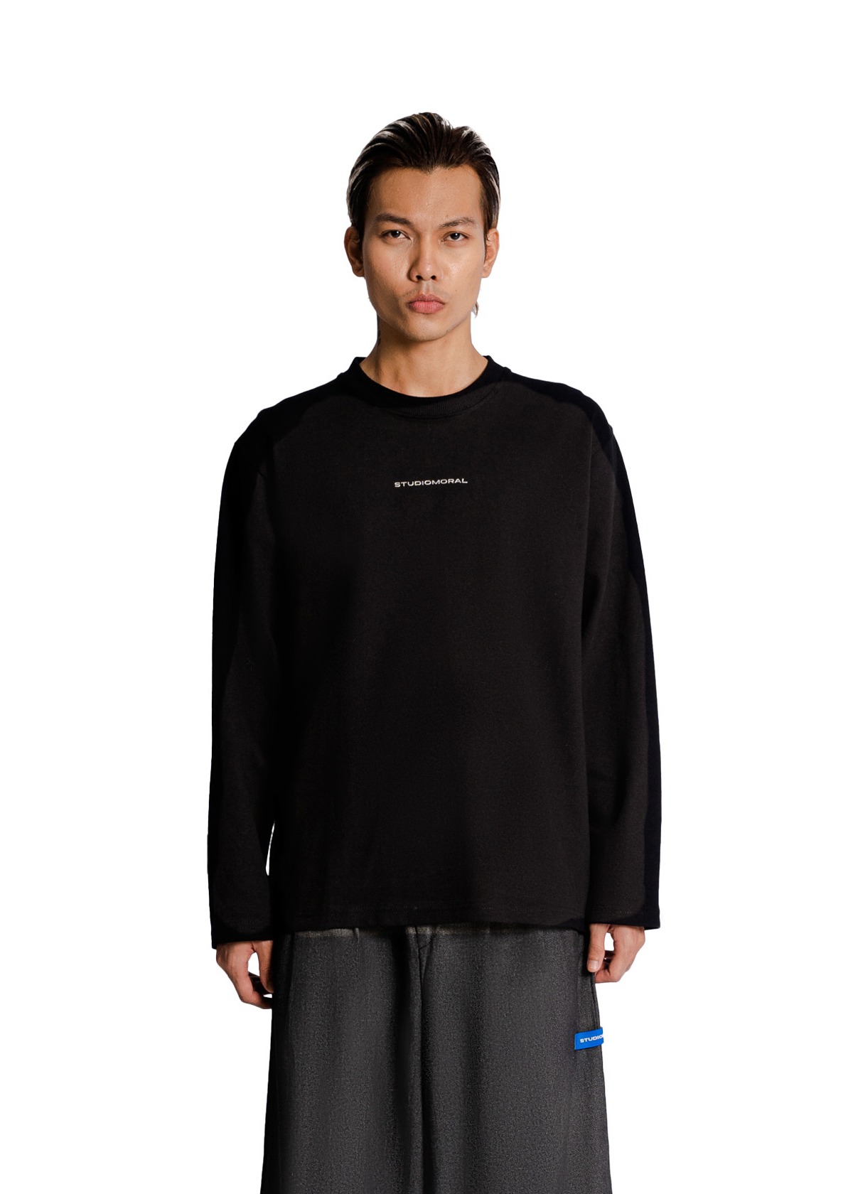 Essential Long Sleeve T-Shirt in Black