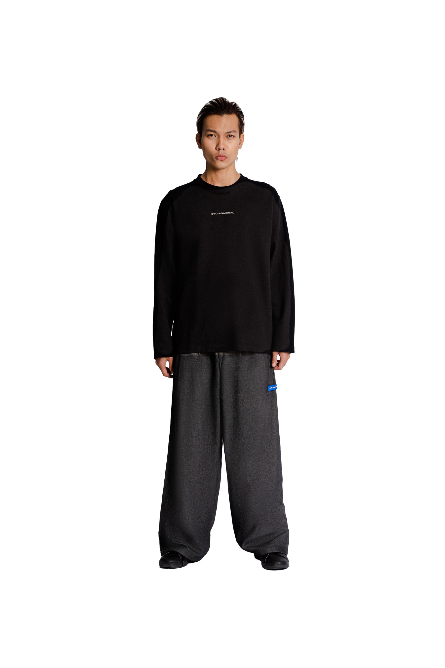 Essential Long Sleeve T-Shirt in Black
