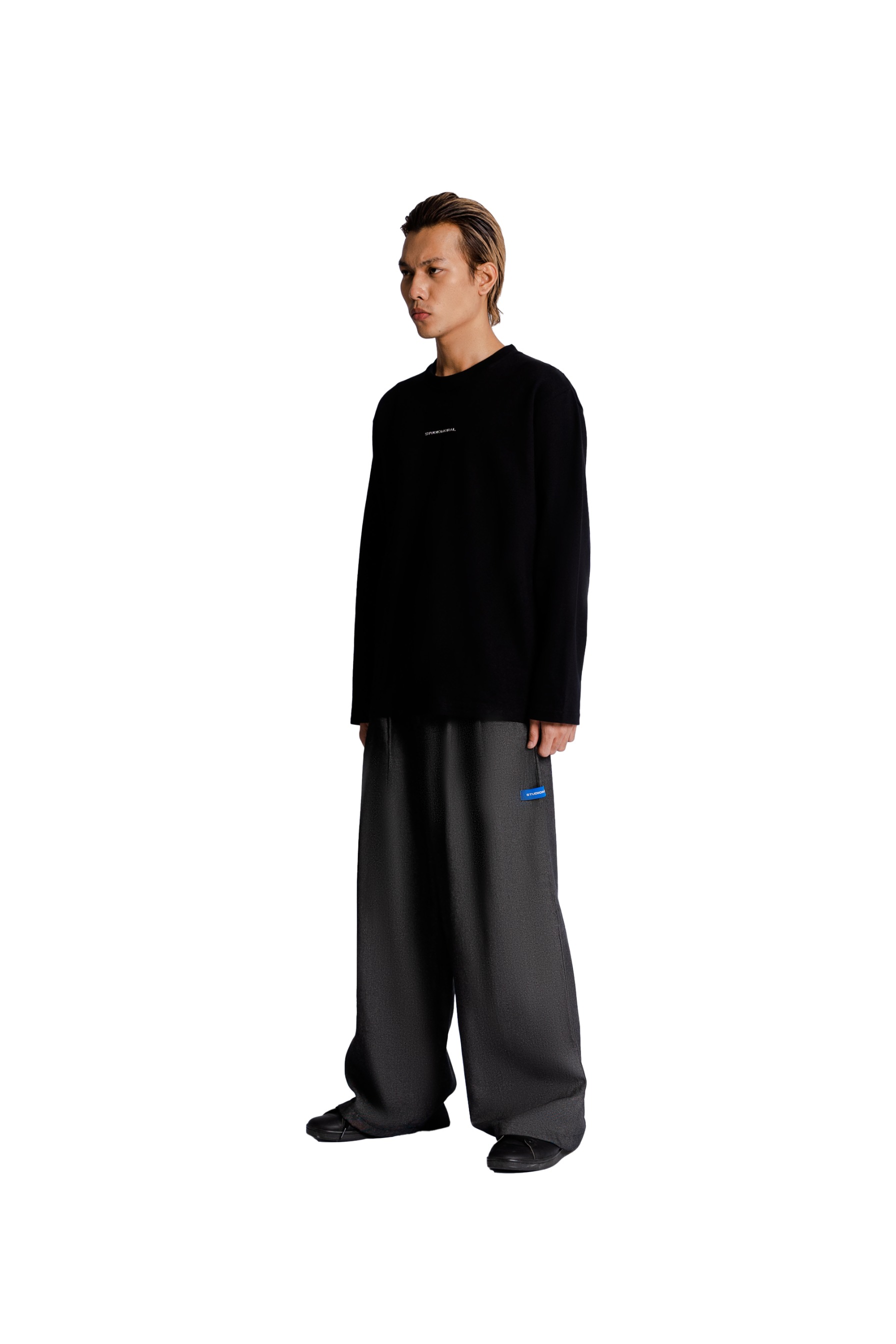 Essential Long Sleeve T-Shirt in Black