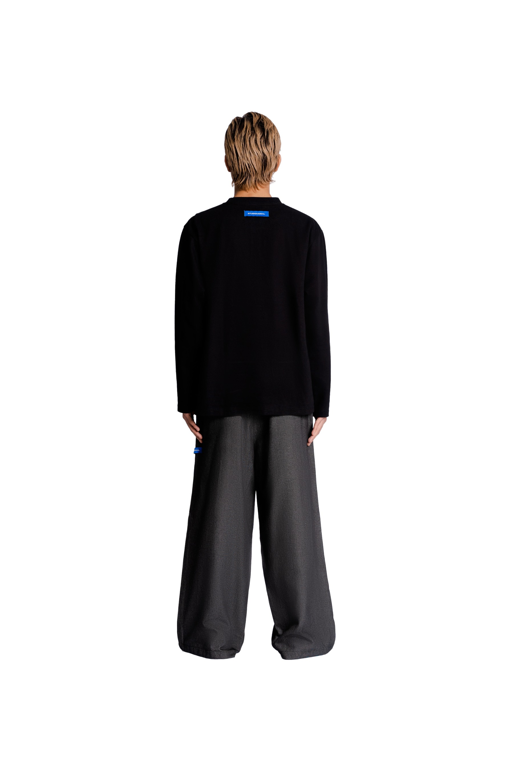 Essential Long Sleeve T-Shirt in Black