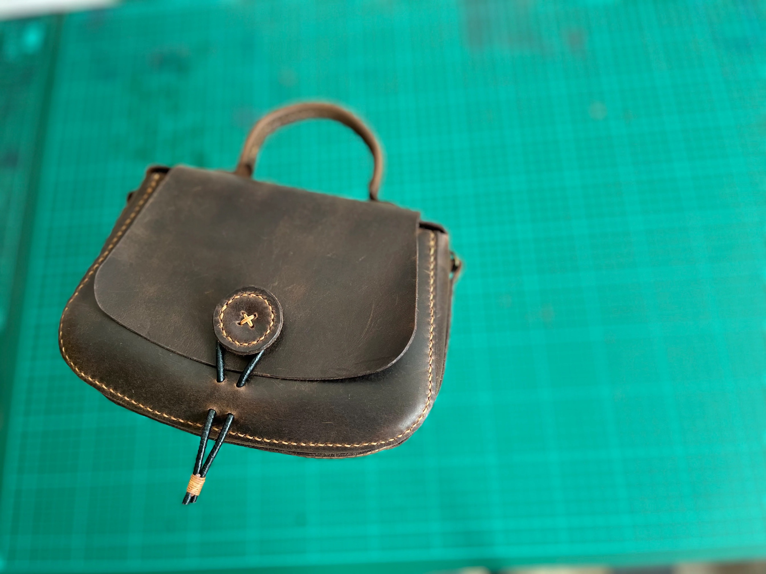 [Pattern] Woman hand bag