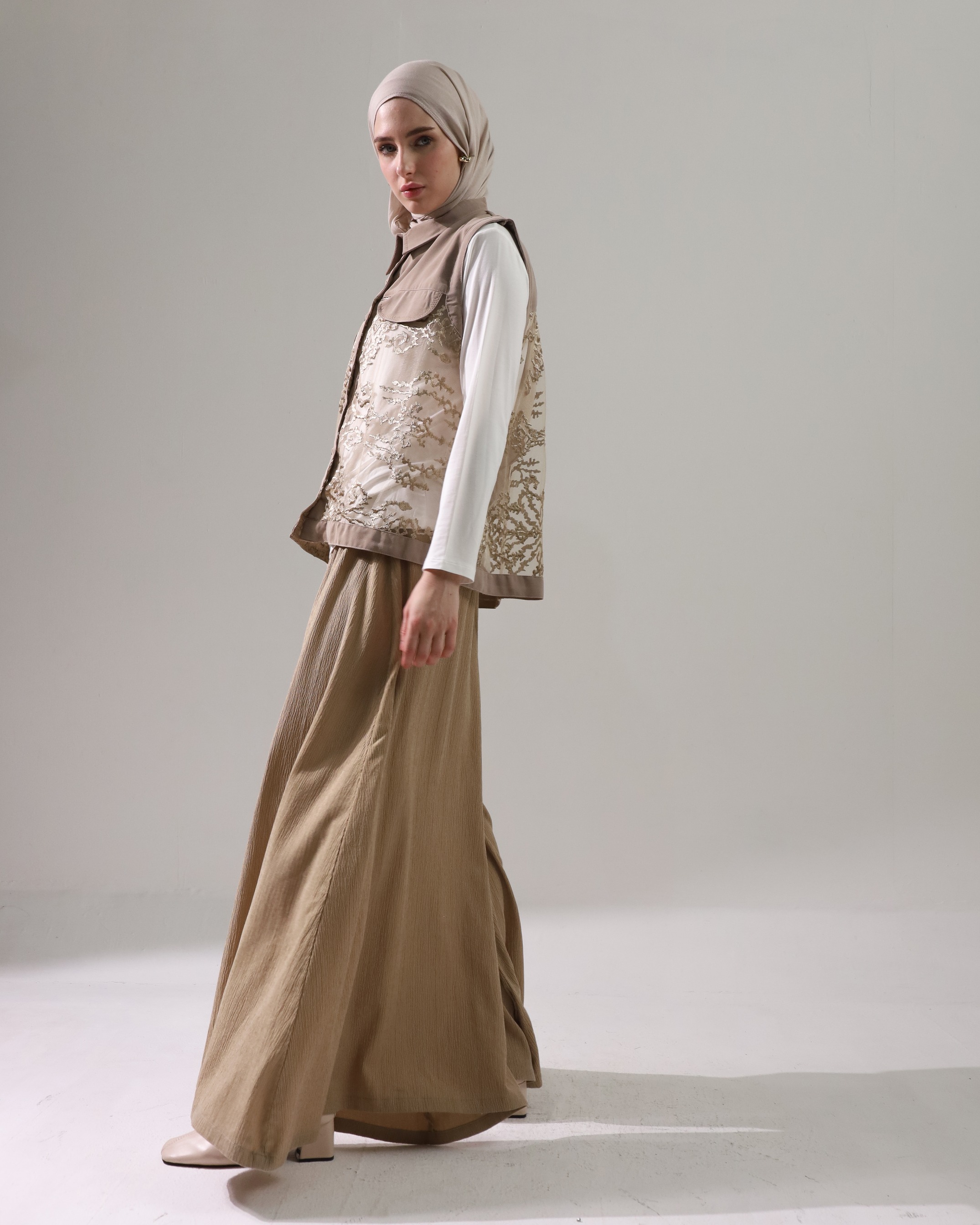 BELYANZA - Zenith Outer Vest Crop Choco