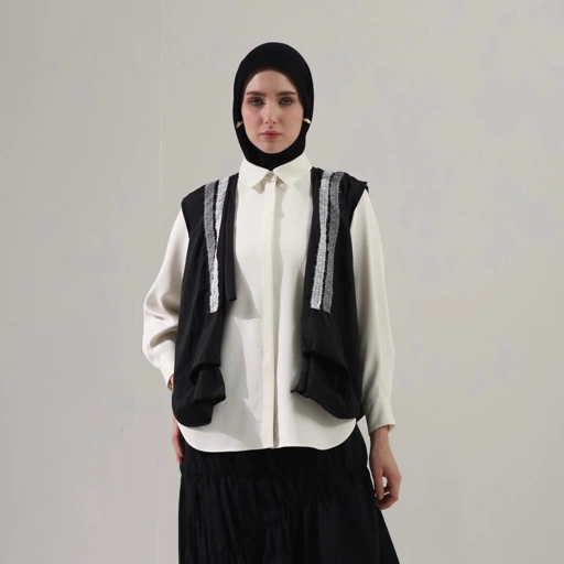Image of BELYANZA - Elara Outer Vest Black Renda
