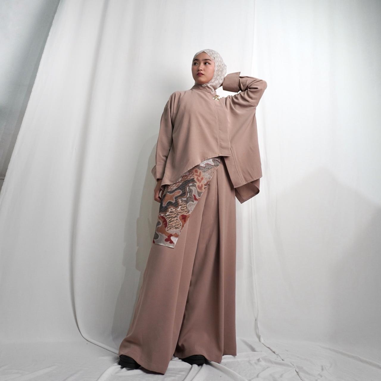 BELYANZA - Faita Top Kemeja Basic Choco Grey Dust