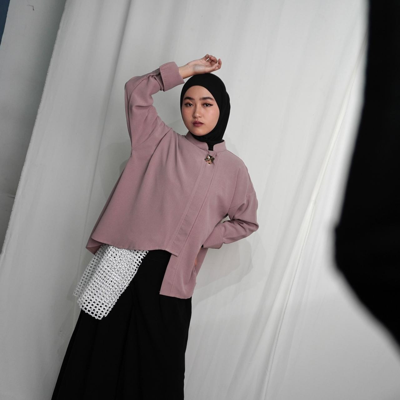 BELYANZA - Faita Top Kemeja Basic Choco Grey Dust