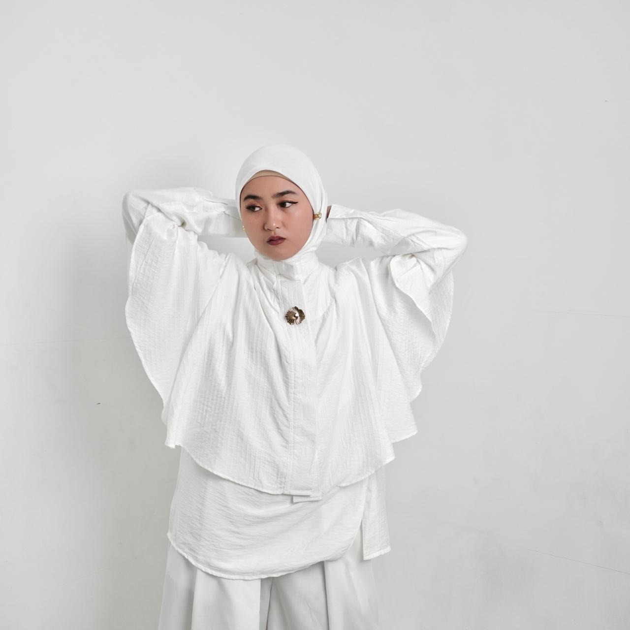 BELYANZA - Foila Cape Outer Basic White