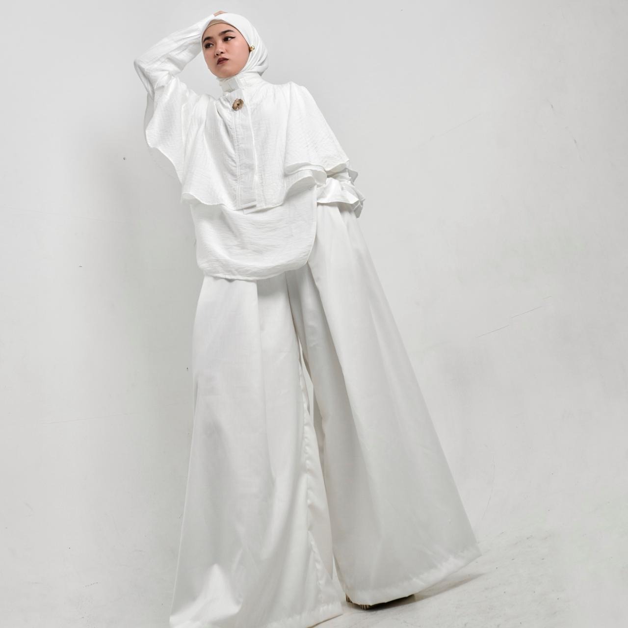 BELYANZA - Foila Cape Outer Basic White