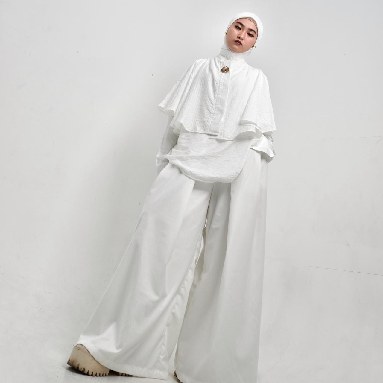 BELYANZA - Foila Cape Outer Basic White
