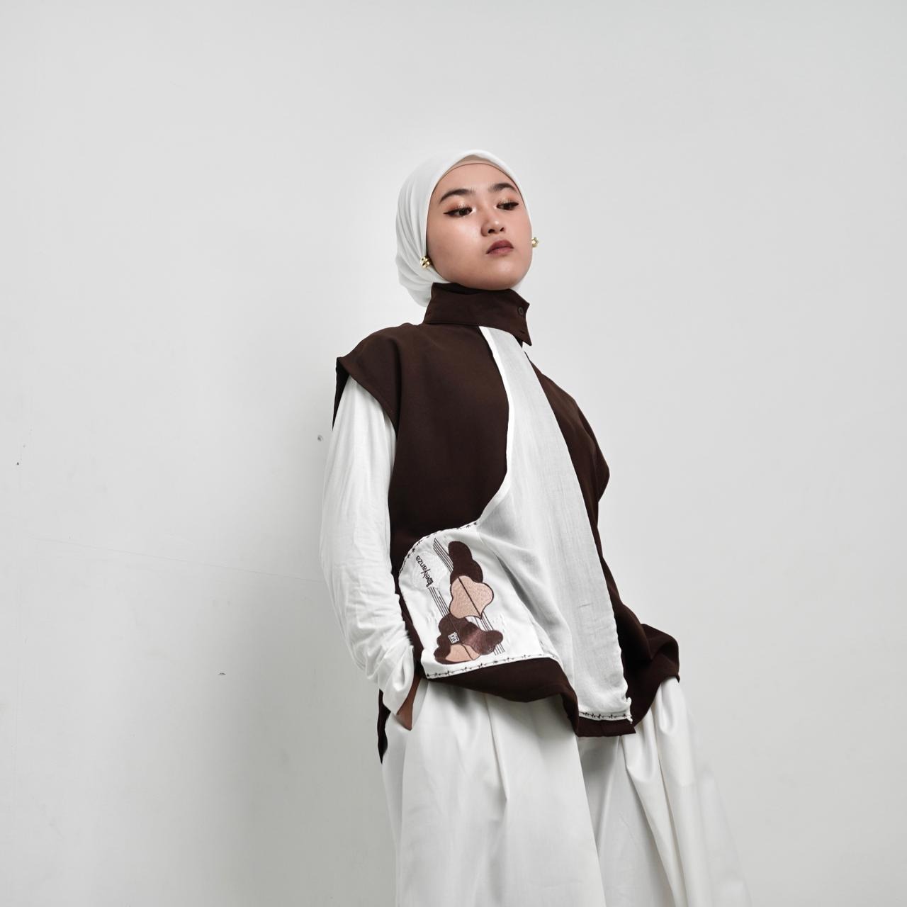 BELYANZA - Ruhie Outer Vest Mahogany Choco