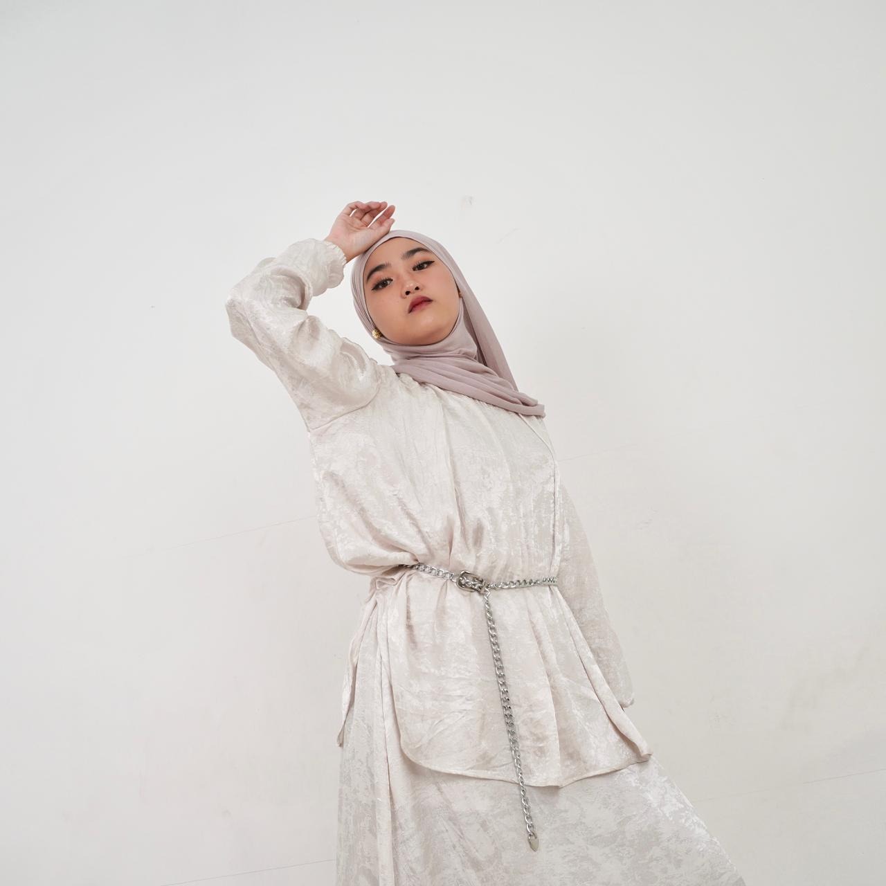 BELYANZA - Saffa One Set Silver & Cream Premium Atasan Skirt