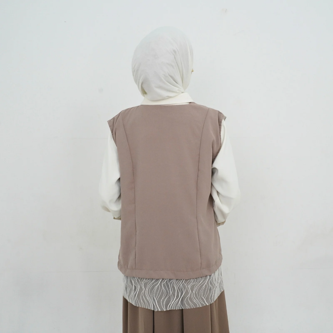 BELYANZA - Wacky Outer Vest Cream Mahogany