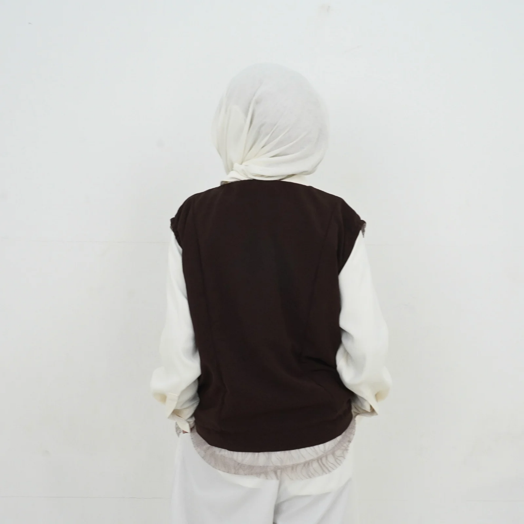BELYANZA - Wacky Outer Vest Cream Mahogany