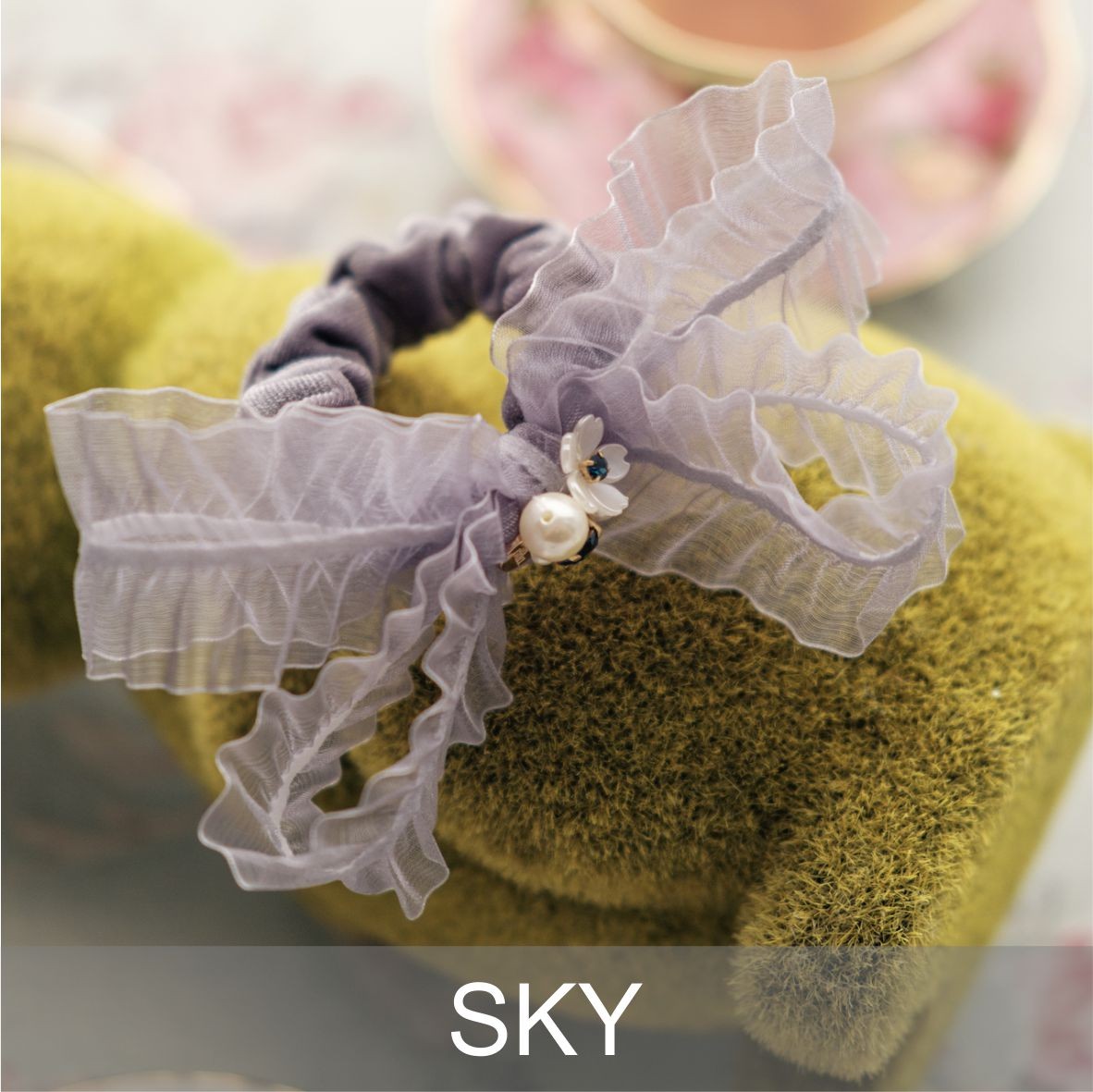 GABBY SCRUNCHIE
