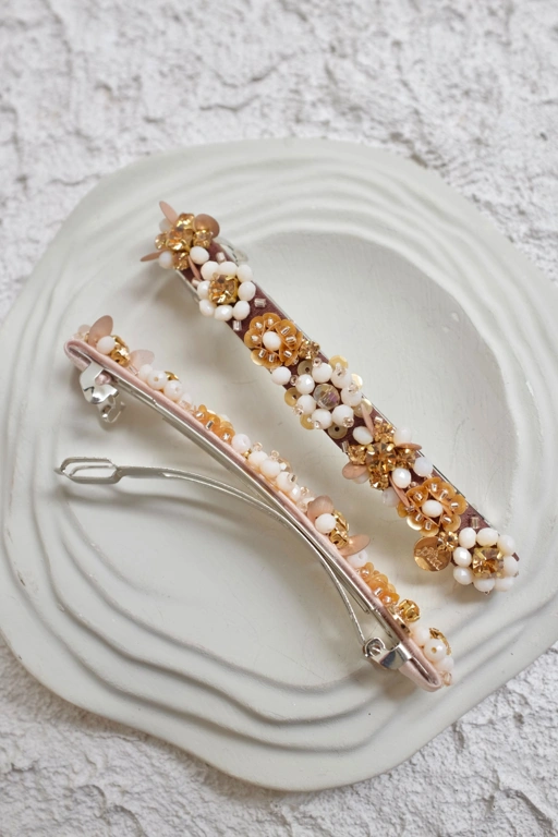 Image of YURA (FRENCH CLIP)