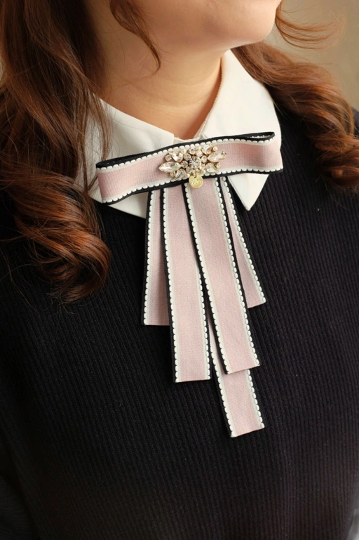 Image of SHIZUKA (BROOCH)