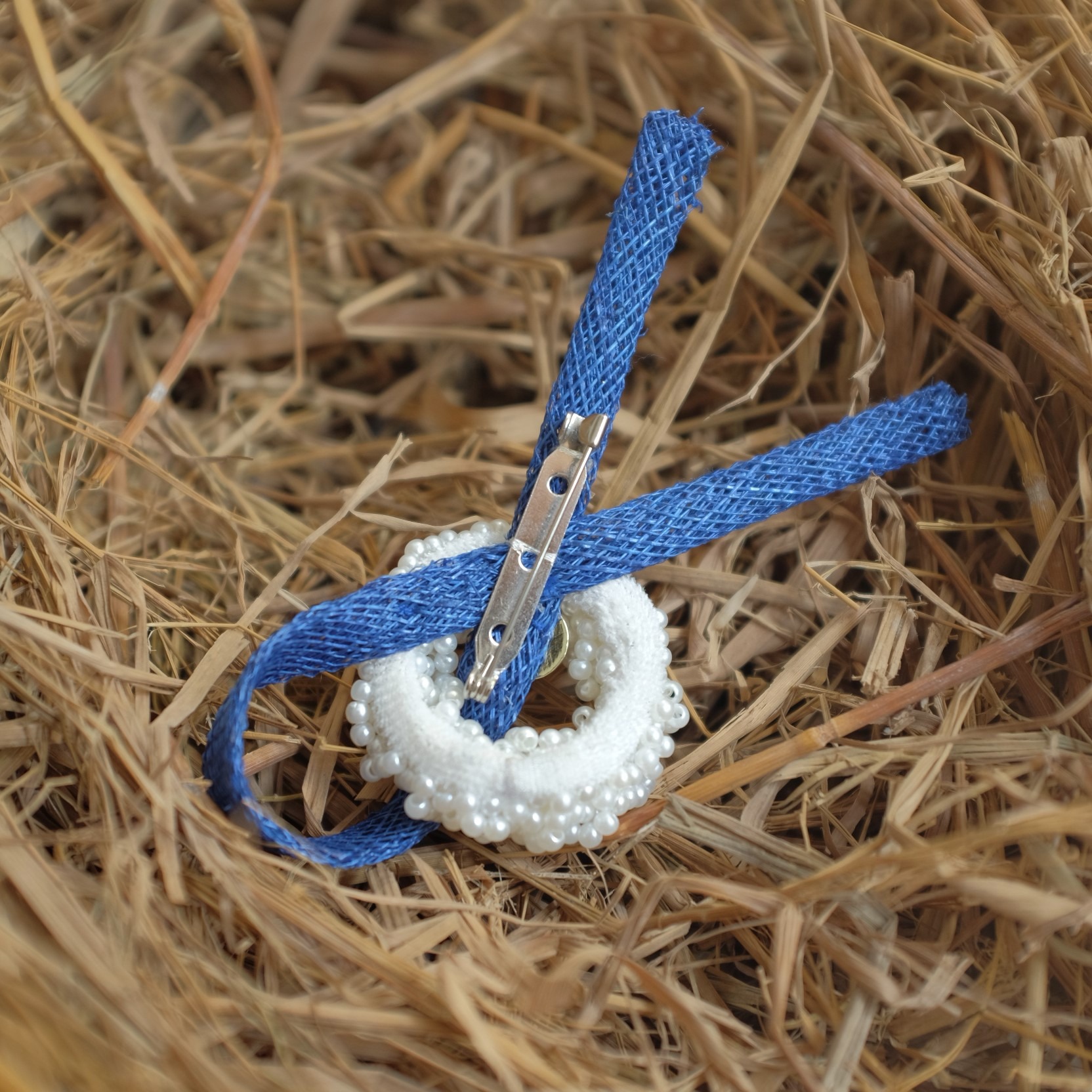 NEST BROOCH