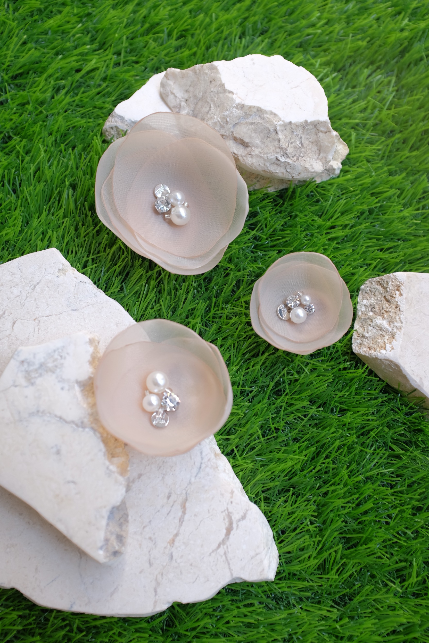 MAGNOLIA BROOCH SET 3