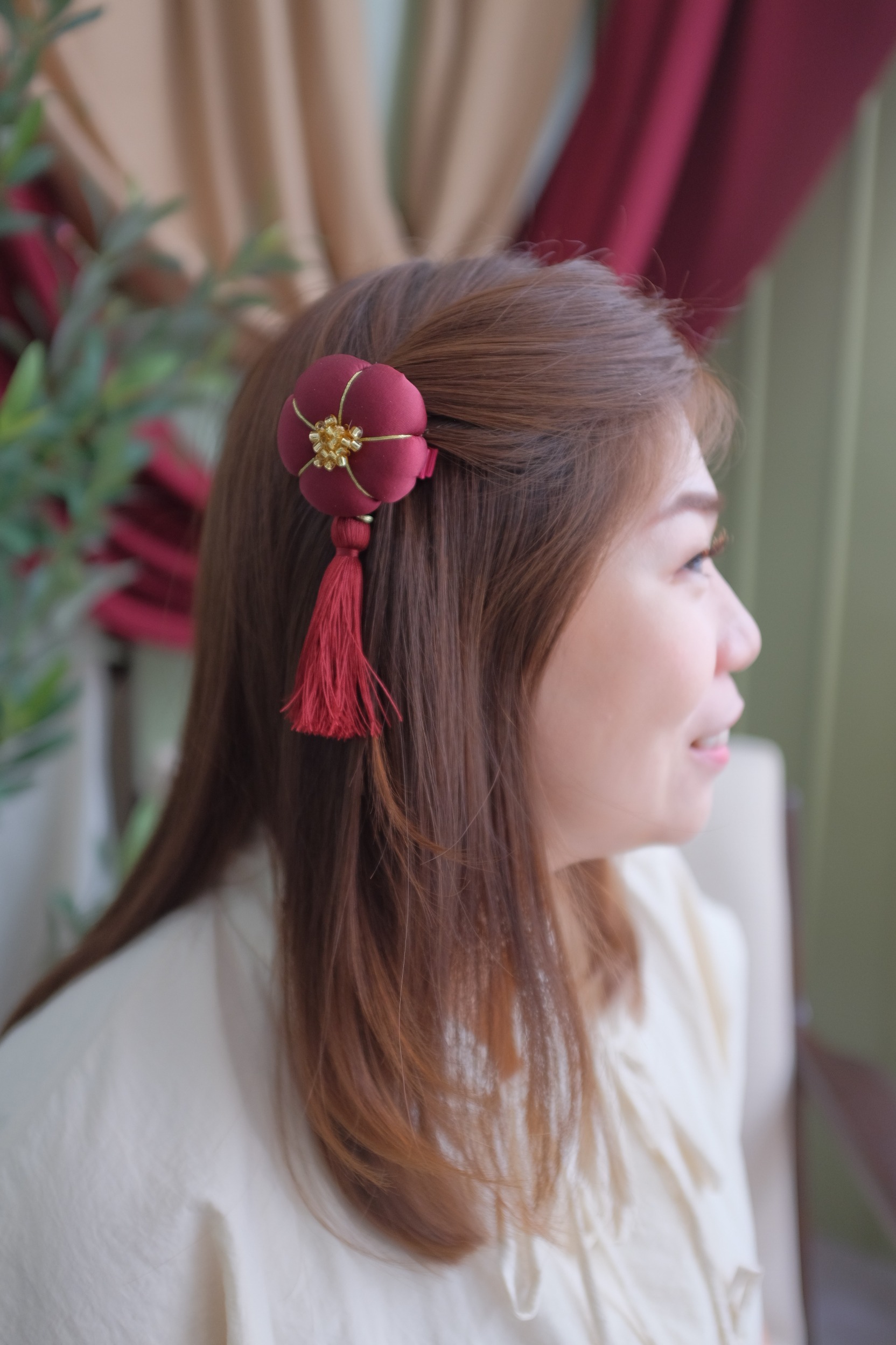 WAGASHI (ALIGATOR & BROOCH)