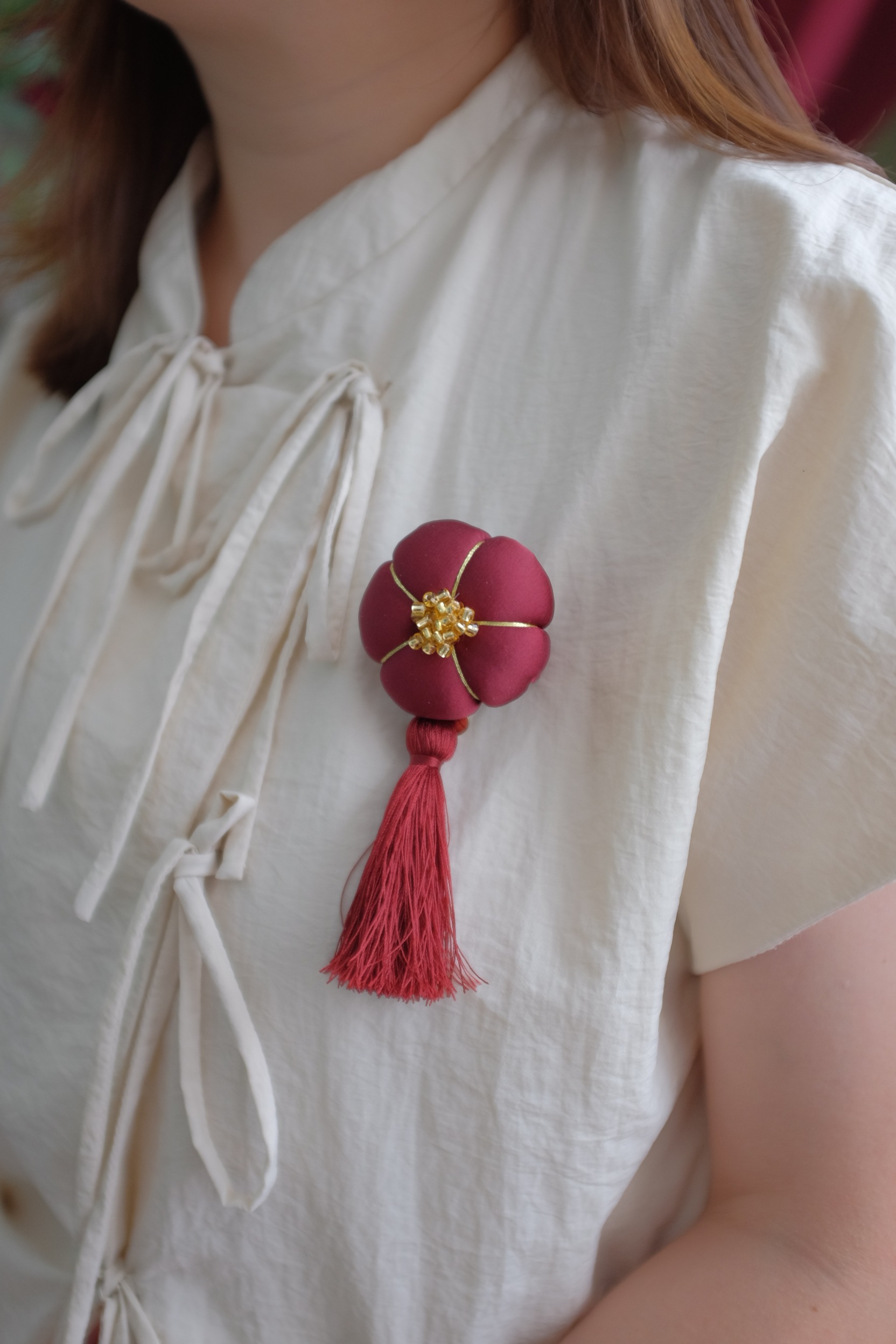 WAGASHI (ALIGATOR & BROOCH)
