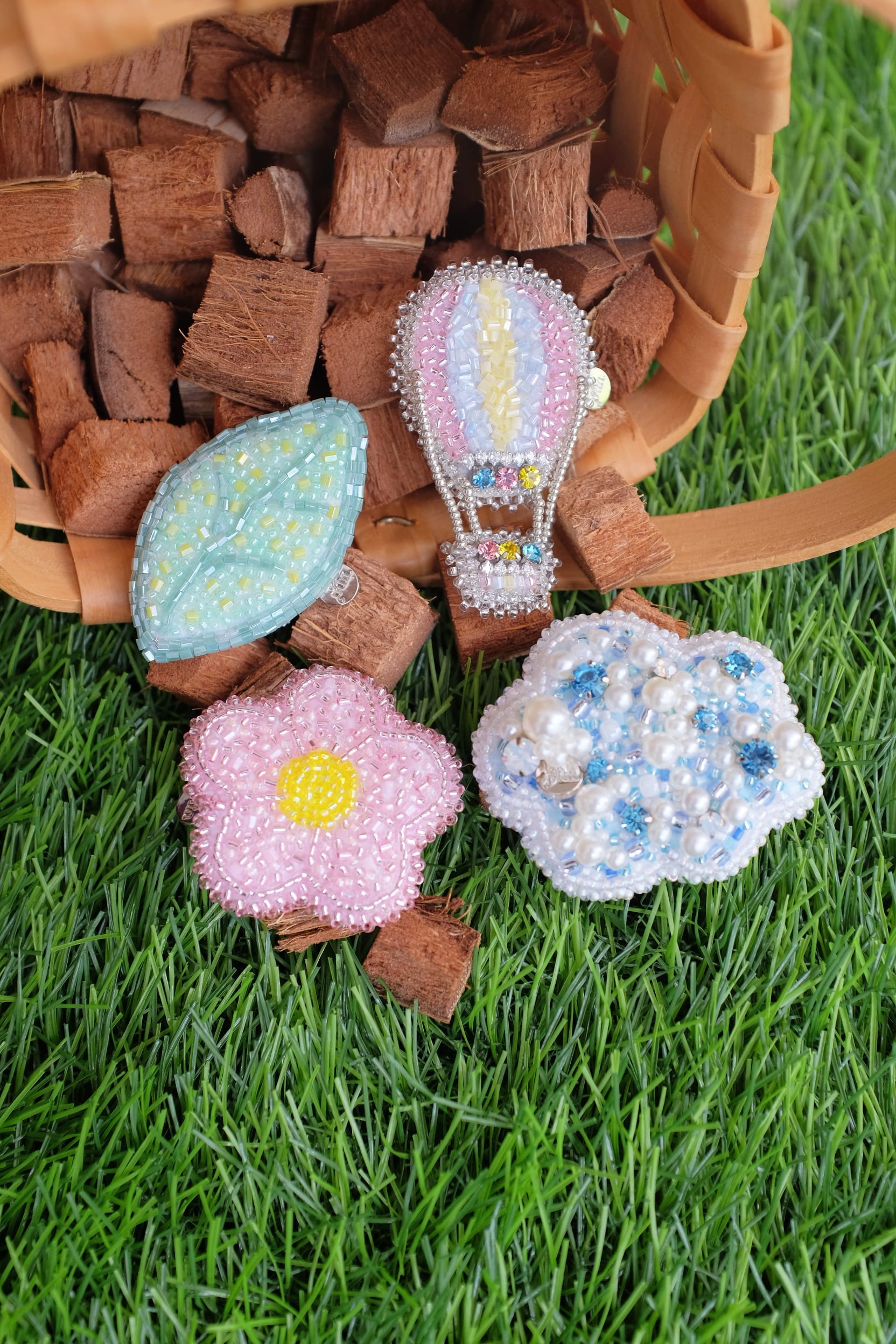 CANDIES (BROOCH)