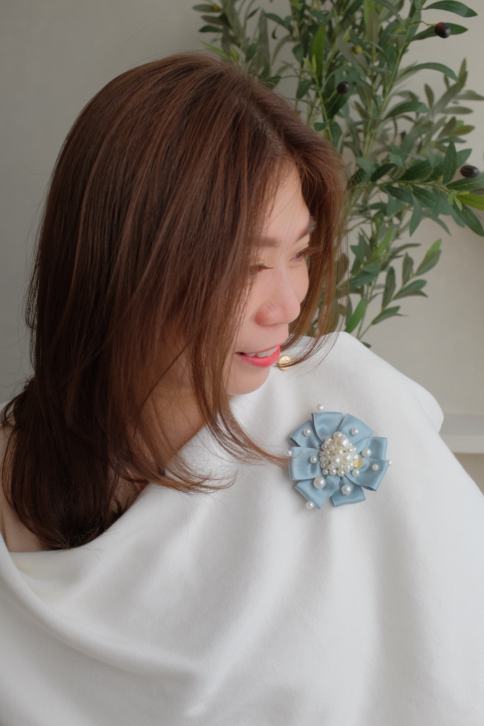 MADEMOISELLE (BROOCH)