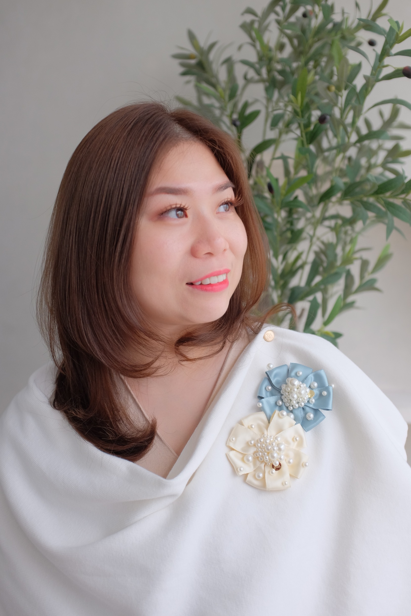 MADEMOISELLE (BROOCH)